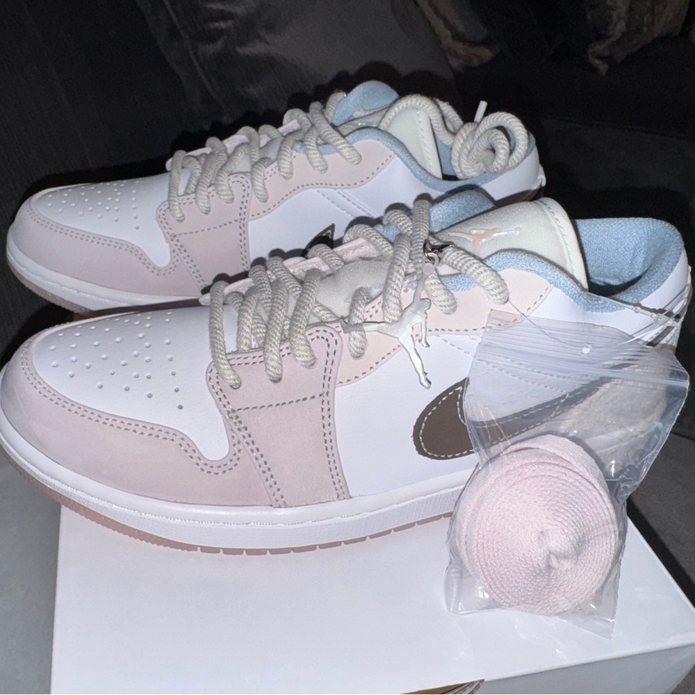 Air Jordan 1 low Women's Pink and White Sneakers - Picture 8 of 16